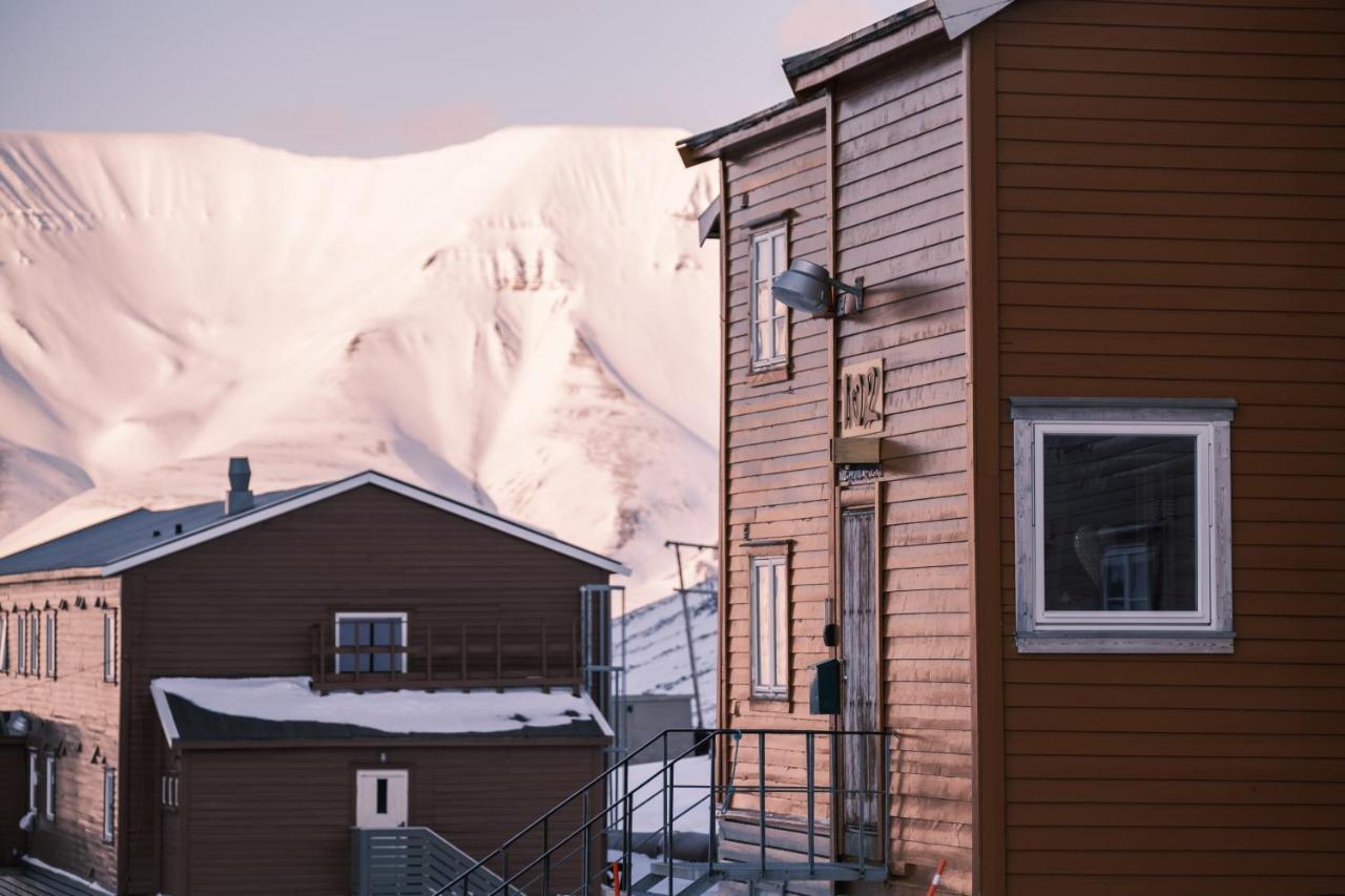 Gjestehuset 102 Longyearbyen Eksteriør billede