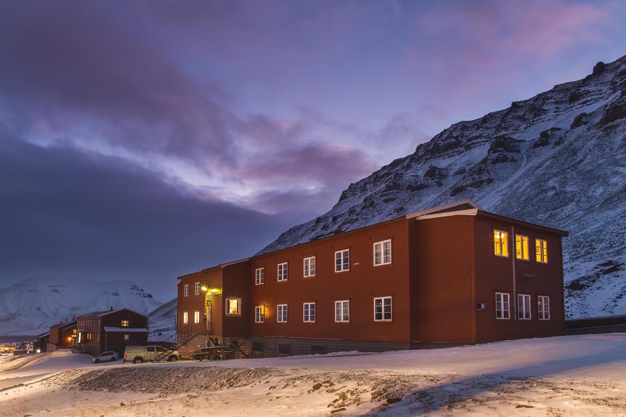 Gjestehuset 102 Longyearbyen Eksteriør billede