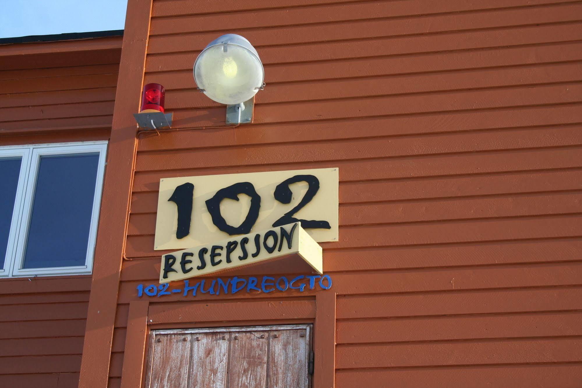 Gjestehuset 102 Longyearbyen Eksteriør billede